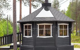 Pyhae Igloos